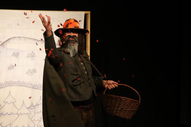 NÁRODNÍ DIVADLO ČKYNĚ – HŘÍBKY, BOBKY A BORŮVKY