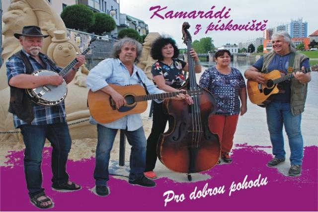 KAMARÁDI Z PÍSKOVIŠTĚ
