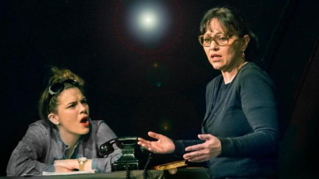 Skořápka – Divadlo Ungelt