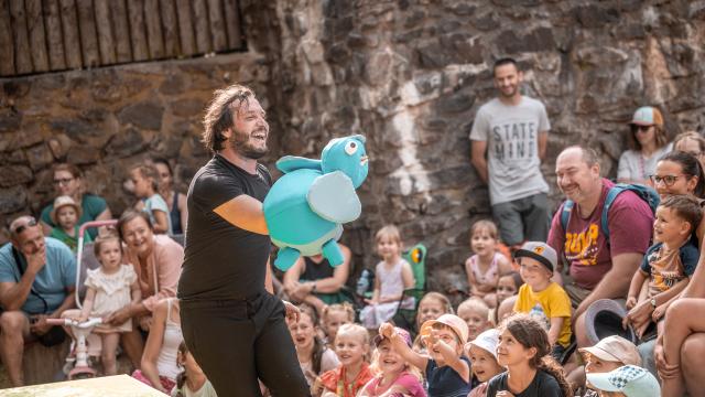 Nedělní pohádka – Jak slon dostal chobot