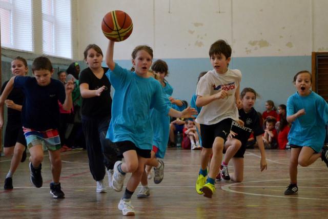 Úspěšné zahájení basketbalové školské ligy