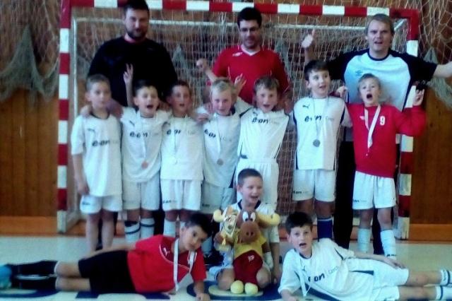Strakoničtí kluci sahali na vánočním turnaji po vítězství